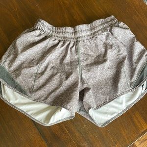 lululemon hotty hots size 6 low rise 2.5
